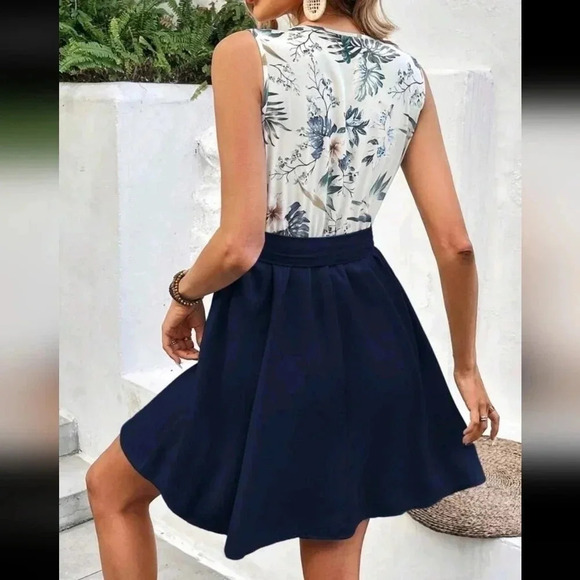 Summer Vacation Style Tropical Plant PrintNotch V-Neck Sleeveless Simple Dress - Picture 4 of 5